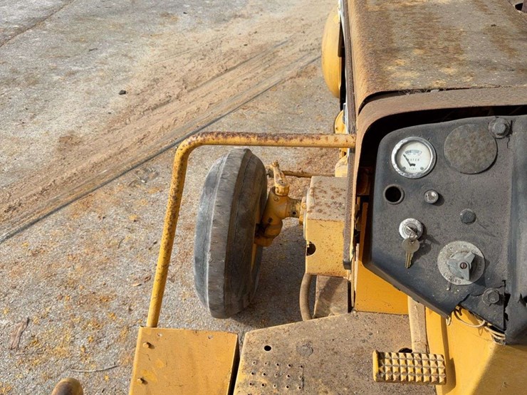 minneapolis-moline-g1000-image-34