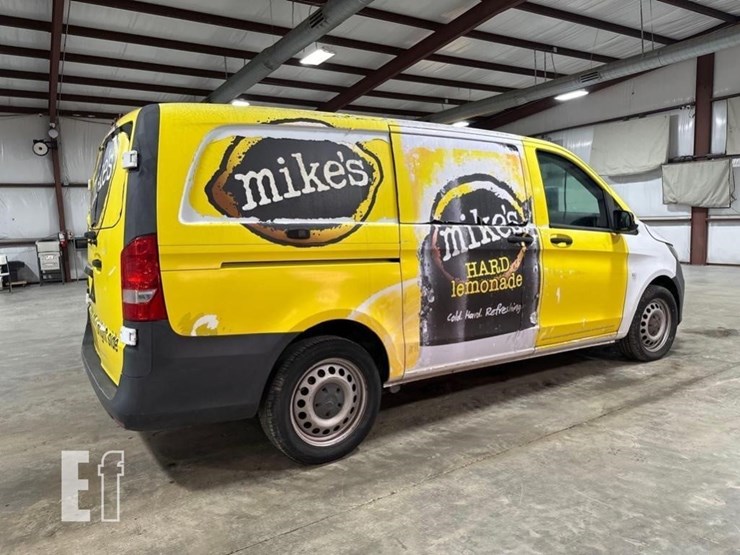 2017-mercedes-benz-metris-image-3