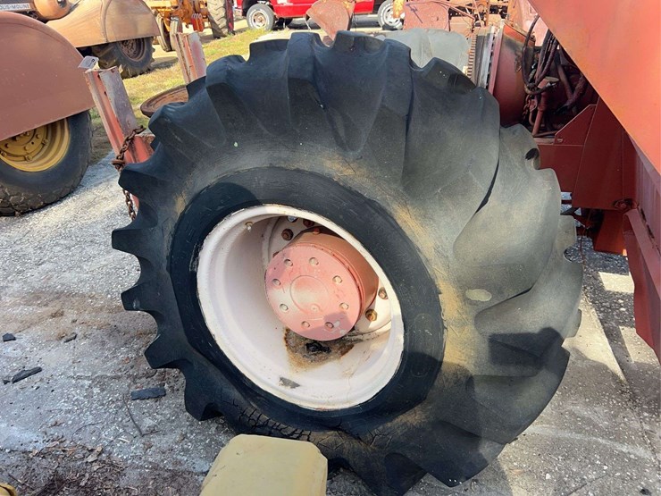 allis-chalmers-4wd-parts-tractor-image-37