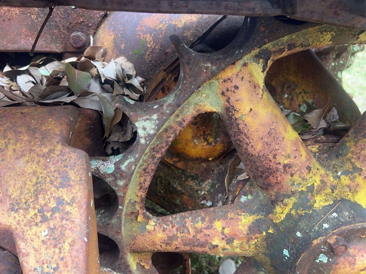 caterpillar-2-ton-crawler-image-47