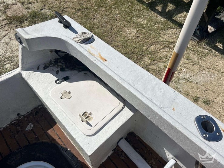 1990-21ft-center-console-fishing-boat-with-t/a-boat-trailer-image-20