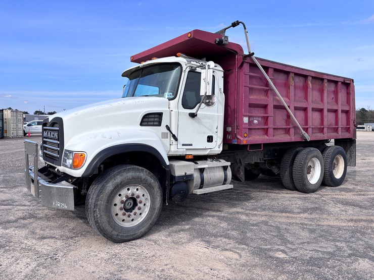 #32756-•-2007-mack-cv713-dump-truck-image-1