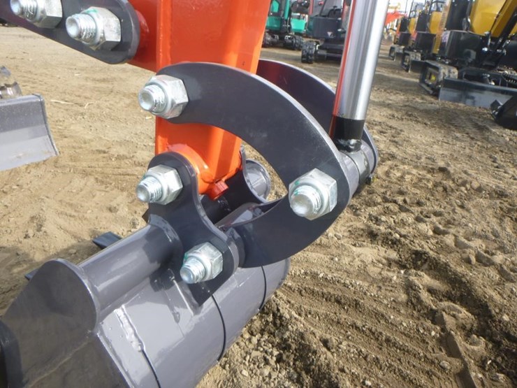 2025-agt-mx15rx-hydraulic-excavator-image-11