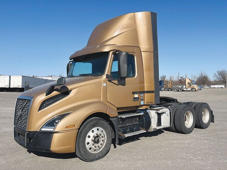 2019-volvo-vnl-300-image-1