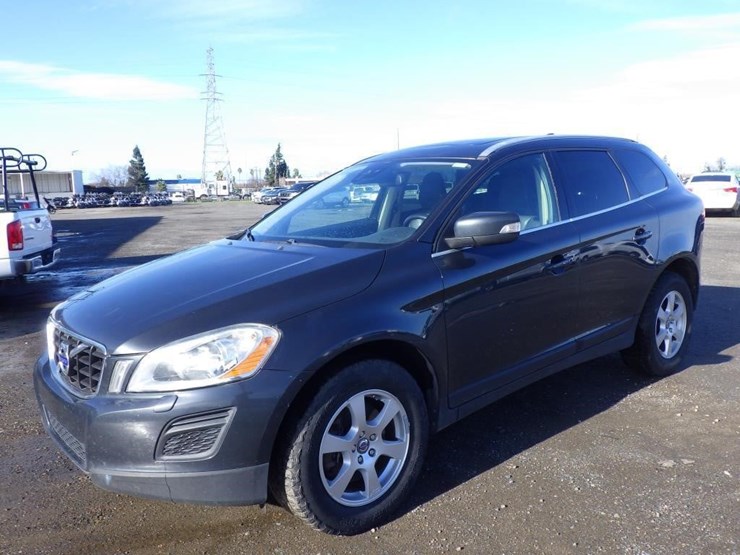 2012-volvo-xc60-image-1