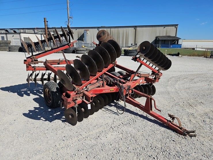 case-ih-3800-image-9