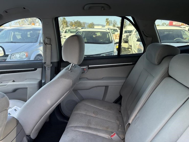 2009-hyundai-santa-fe-gls-image-16