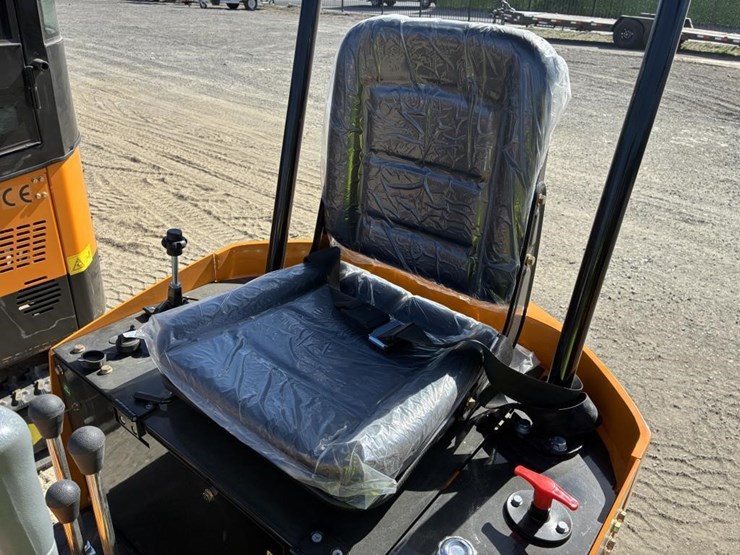 2025-vicsec-vc13-hydraulic-excavator-image-17