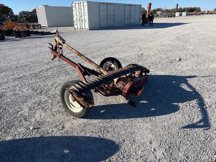 international-1100-image-5