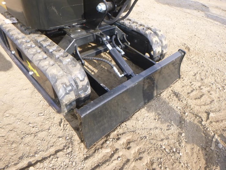 agt-h12r-hydraulic-excavator-image-16