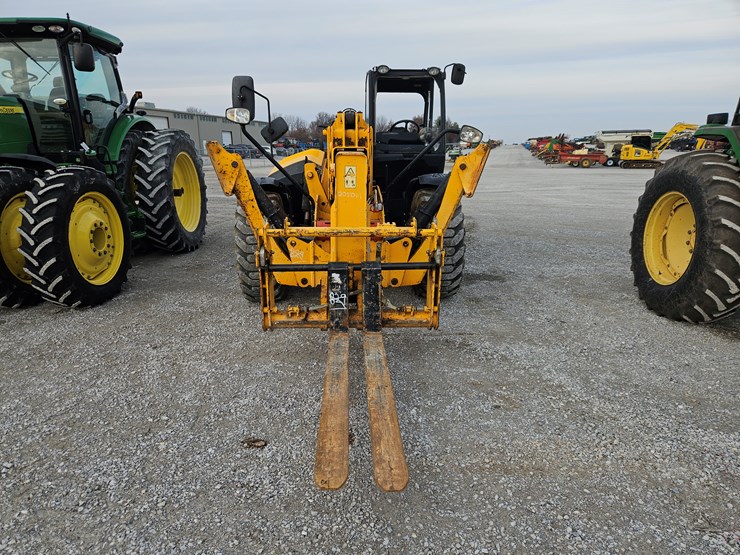 2017-jcb-510-55tc-image-2