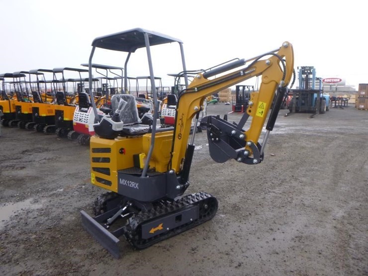 agt-mx12rx-hydraulic-excavator-image-2