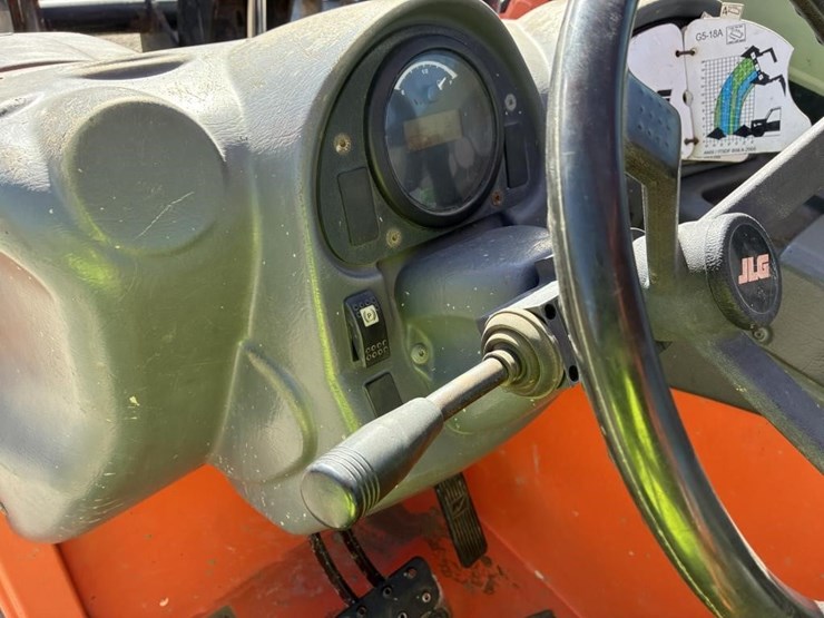 2015-jlg-g5-18a-image-16