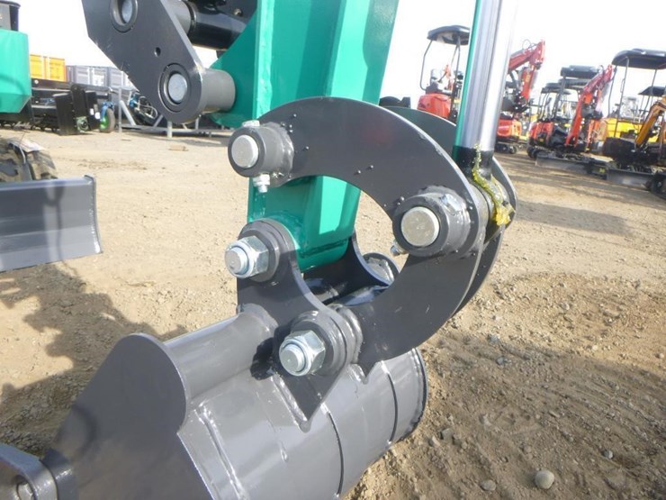 2025-agt-qk16r-hydraulic-excavator-image-11