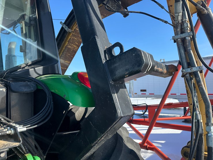 2014-john-deere-6105m-image-48