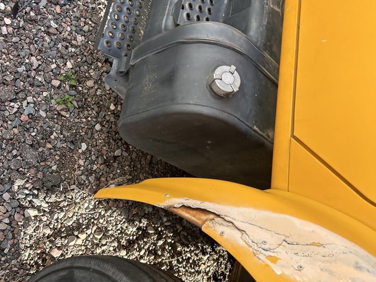 2001-international-4700-image-6