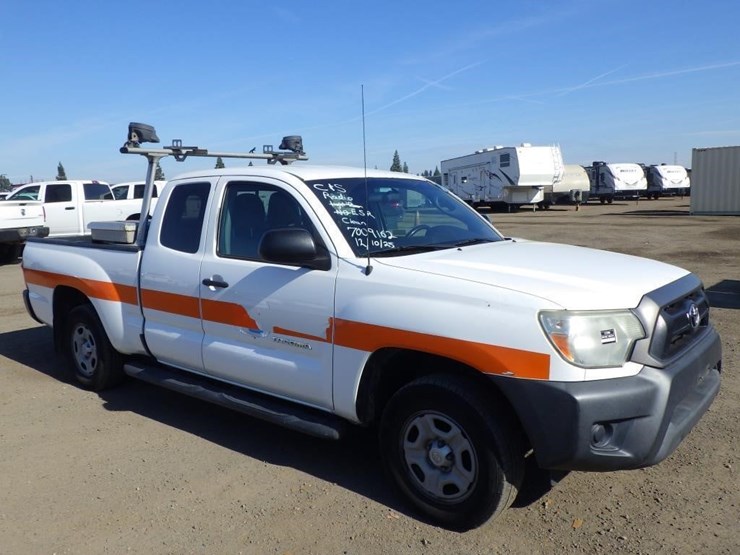 2013-toyota-tacoma-image-2