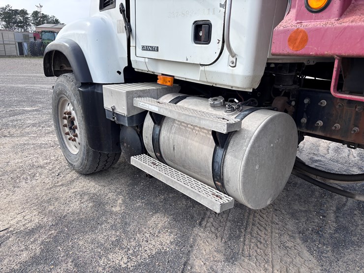 #32756-•-2007-mack-cv713-dump-truck-image-8