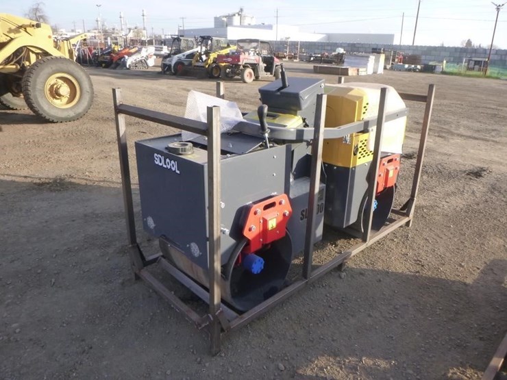 sdlool-sl1000-tandem-vibratory-roller-image-3