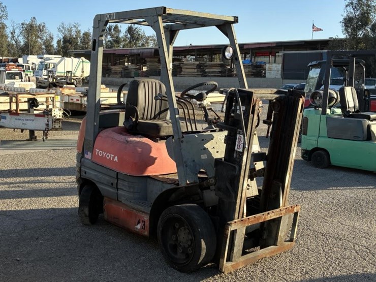 toyota-forklift-image-2