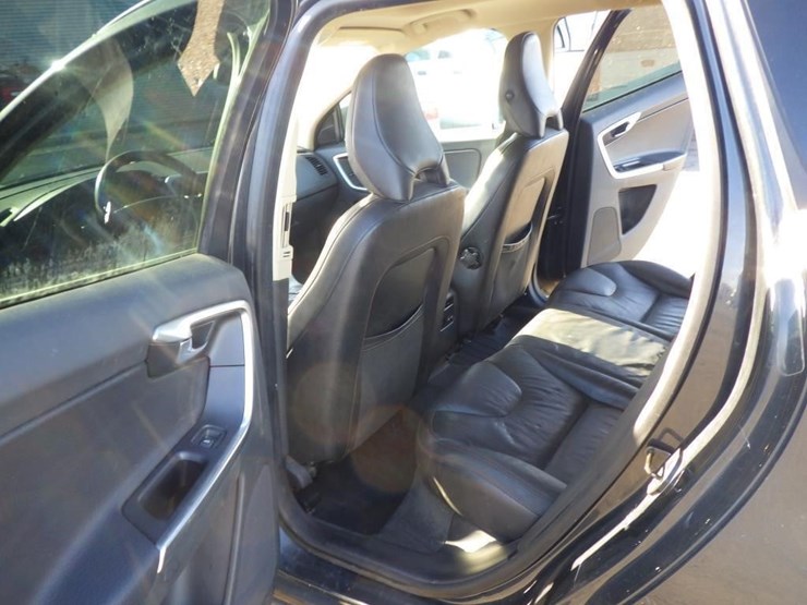 2012-volvo-xc60-image-7