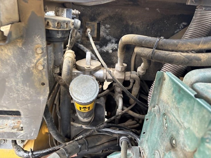 2012-volvo-l30b-image-37