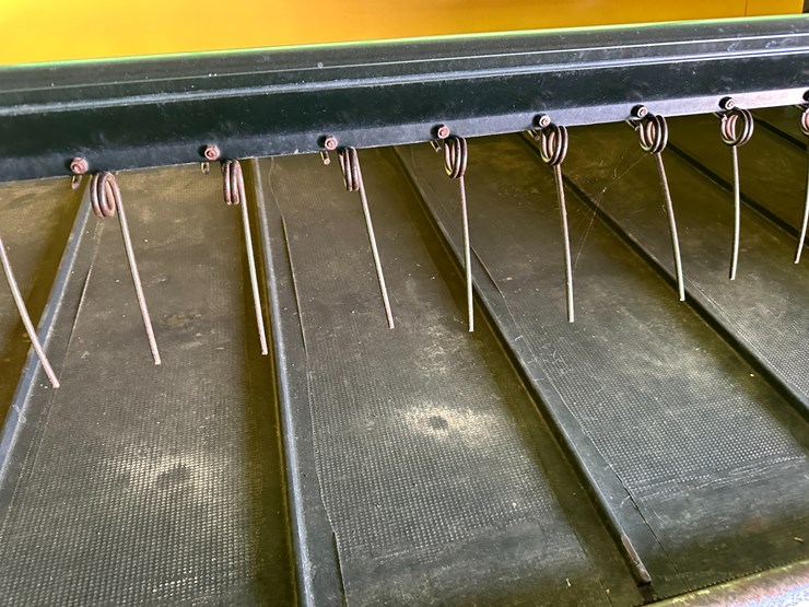 2011-new-holland-92c-image-27