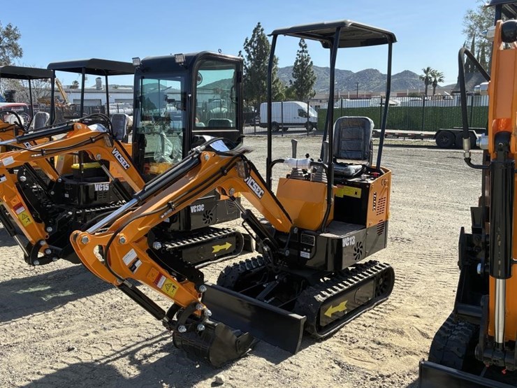 2025-vicsec-vc13-hydraulic-excavator-image-1