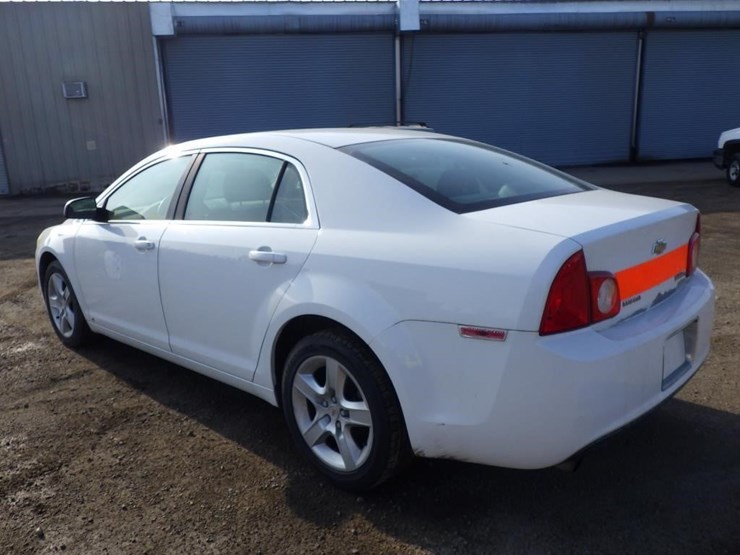2009-chevrolet-malibu-sedan-image-4