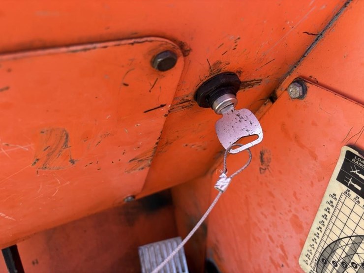 2005-jlg-8042-image-31