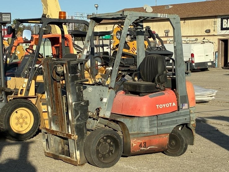 toyota-forklift-image-1