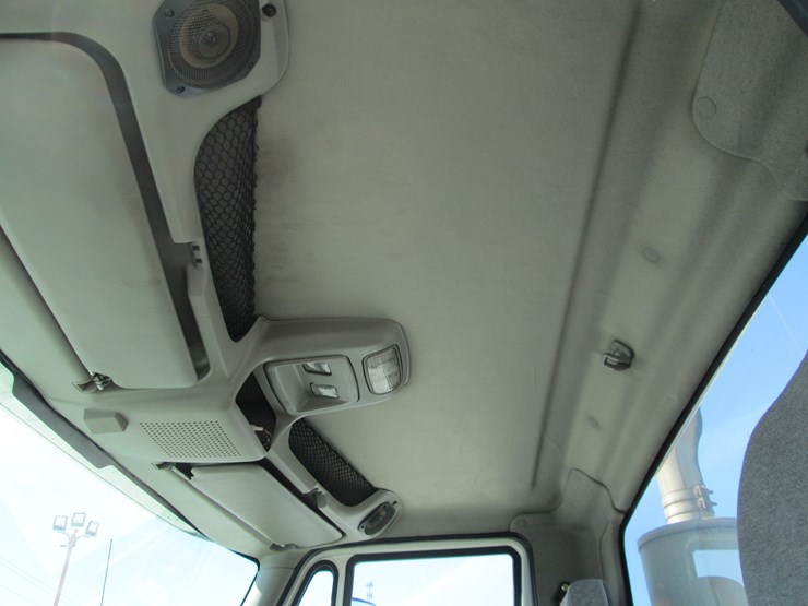 2013-international-8600-image-29