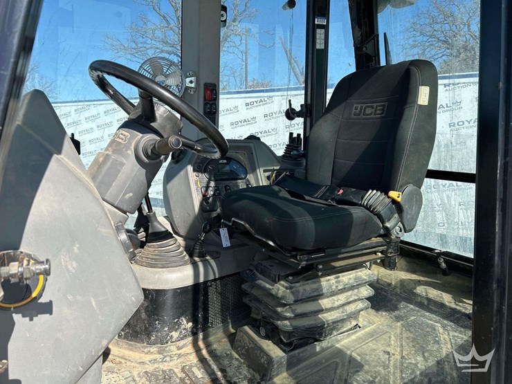 2010-jcb-3cx-image-10