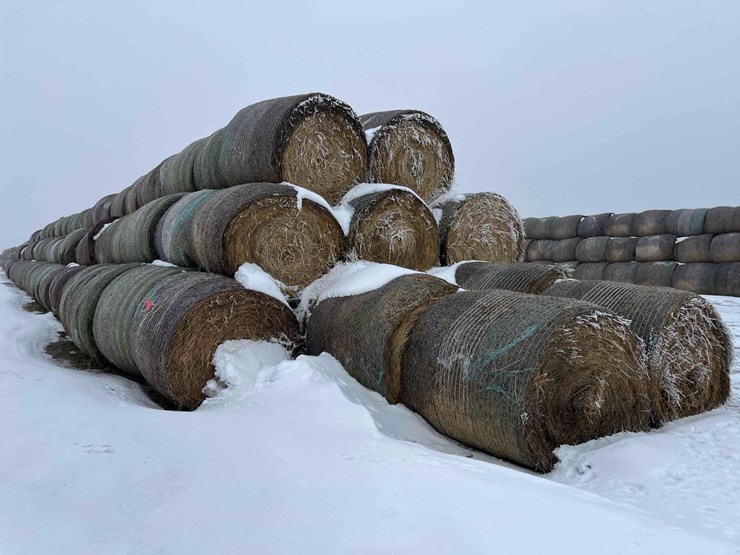 2025-john-deere-561m-image-7