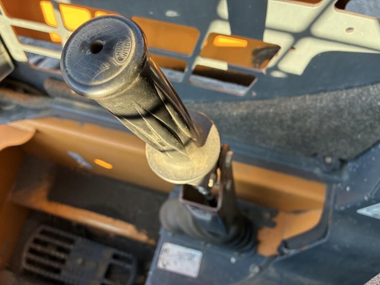 2018-manitou-1050r-image-12