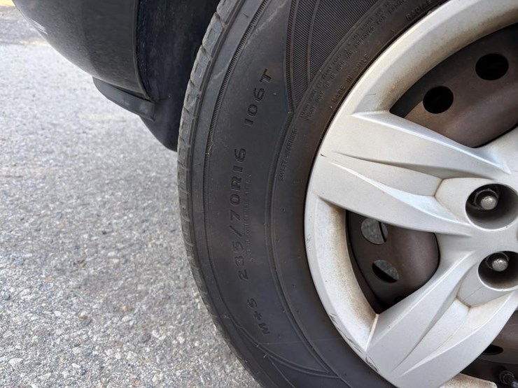 2009-hyundai-santa-fe-gls-image-28