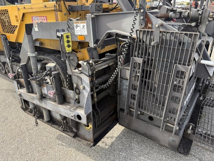 2016-volvo-blaw-knox-pf-4410b-asphalt-paver-image-20