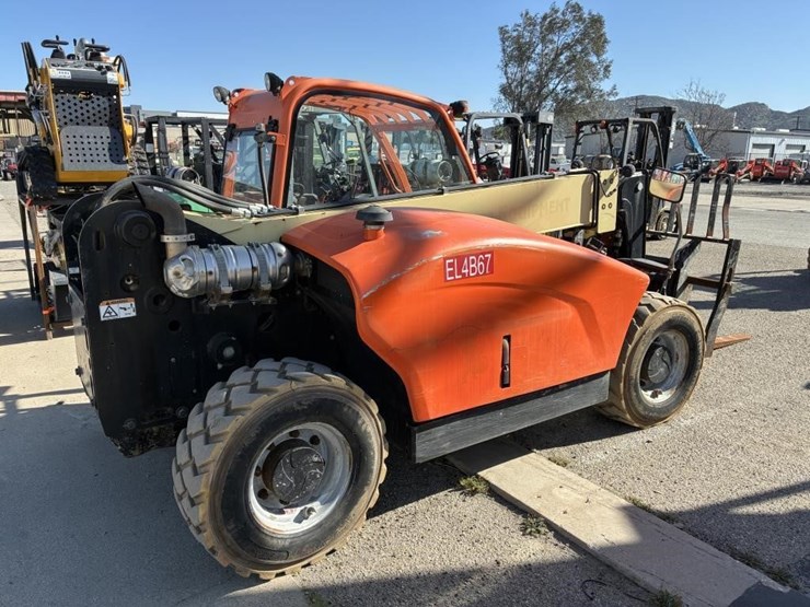 2015-jlg-g5-18a-image-3