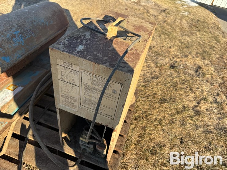 queen-&-l.b.-white-heaters-image-20