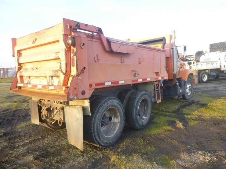 2001-international-2574-image-3