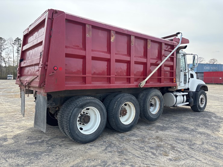 #31986-•-2007-mack-cv713-dump-truck-image-3