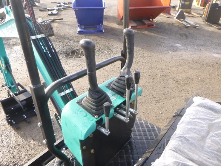 agt-qh12r-hydraulic-excavator-image-21