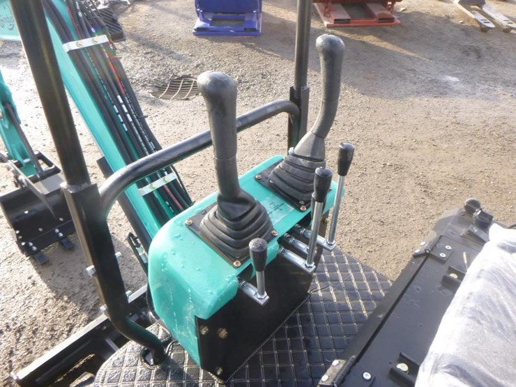 agt-qh12r-hydraulic-excavator-image-21