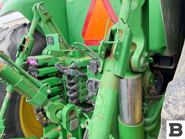 john-deere-8345r-image-31