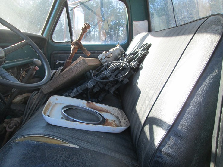 1974-ford-f700-image-22