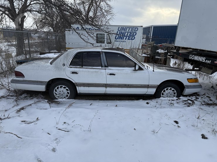 1992-mercuary-grand-marquis-image-7