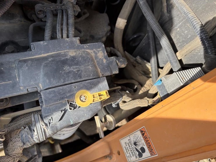 2017-case-580sn-image-28