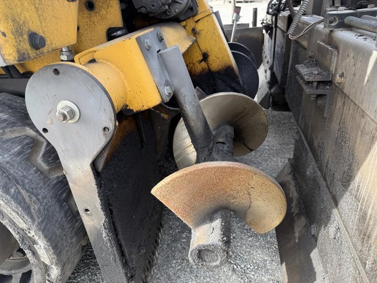 2016-volvo-blaw-knox-pf-4410b-asphalt-paver-image-21