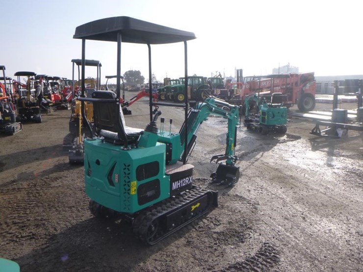 agt-mh12rx-hydraulic-excavator-image-3