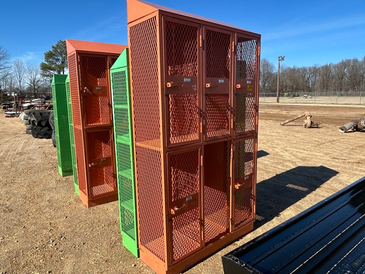 #37883-•-6-lockers-image-1